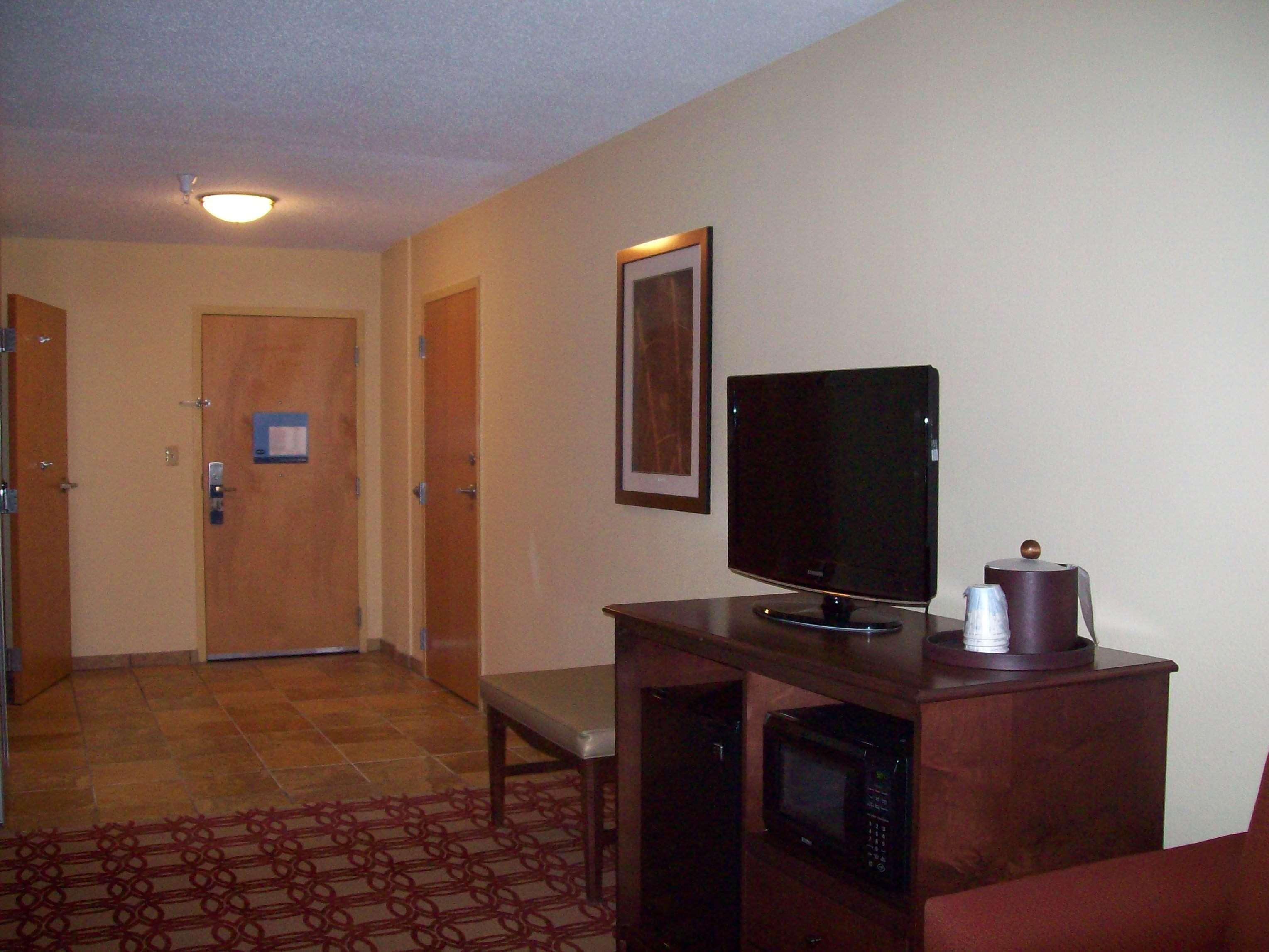 Hampton Inn & Suites Wiggins Room photo